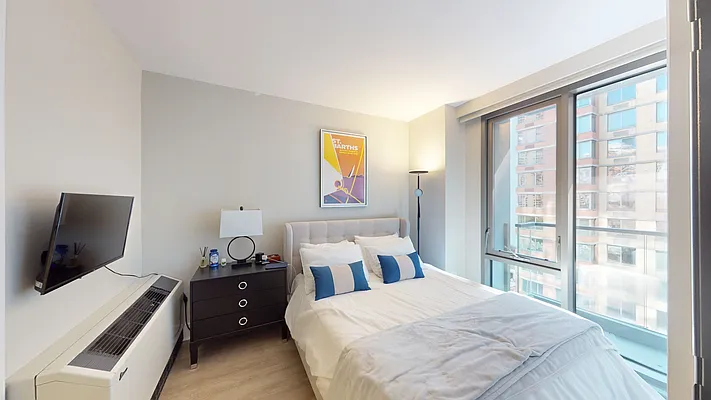 Rented by Bond New York | media 60