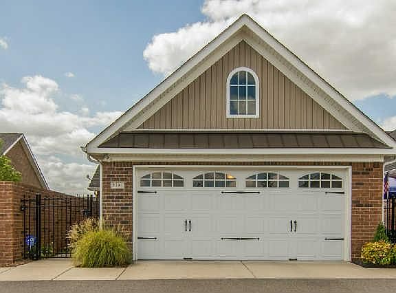 2nd image of 395 Devon Chase Hl Unit 1201