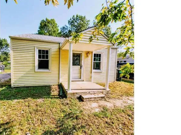 209 Edwards St, Cahokia, IL 62206