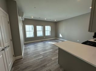 1499 N Shore Rd #402, Revere, MA 02151