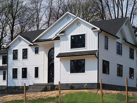 2nd image of 261 Apple Tree Ln