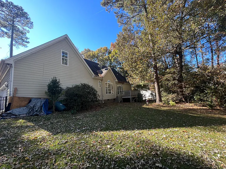 1004 Melville Ln — Photo 9