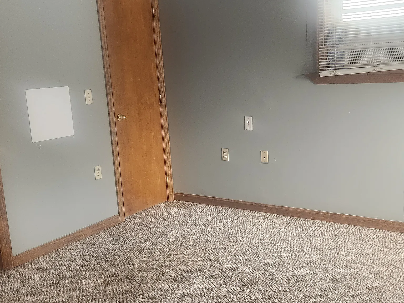 1503 E Hamilton Ln — Photo 2