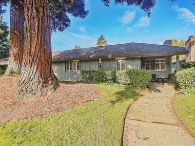 2240 University Ave, Sacramento, CA, 95825
