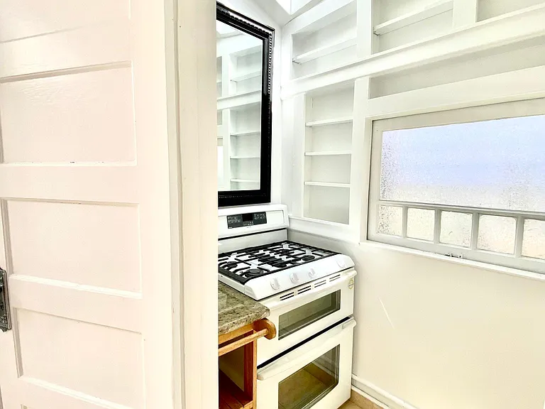 1307 Santa Clara Ave — Photo 12
