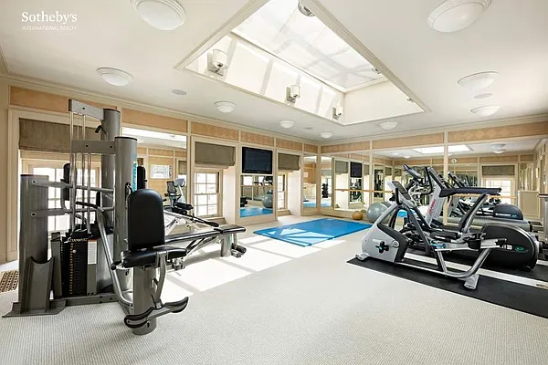 Sold by Sotheby's International Realty | media 28