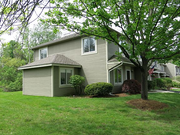 End unit with bonus room