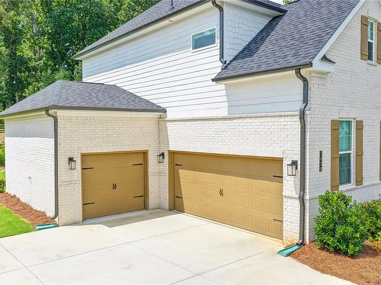 3828 Amicus Dr — Photo 46