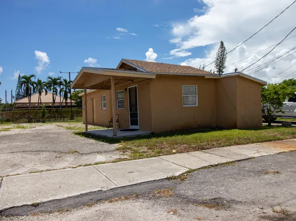 242 SW 7TH Court, Deerfield Beach, FL 33441