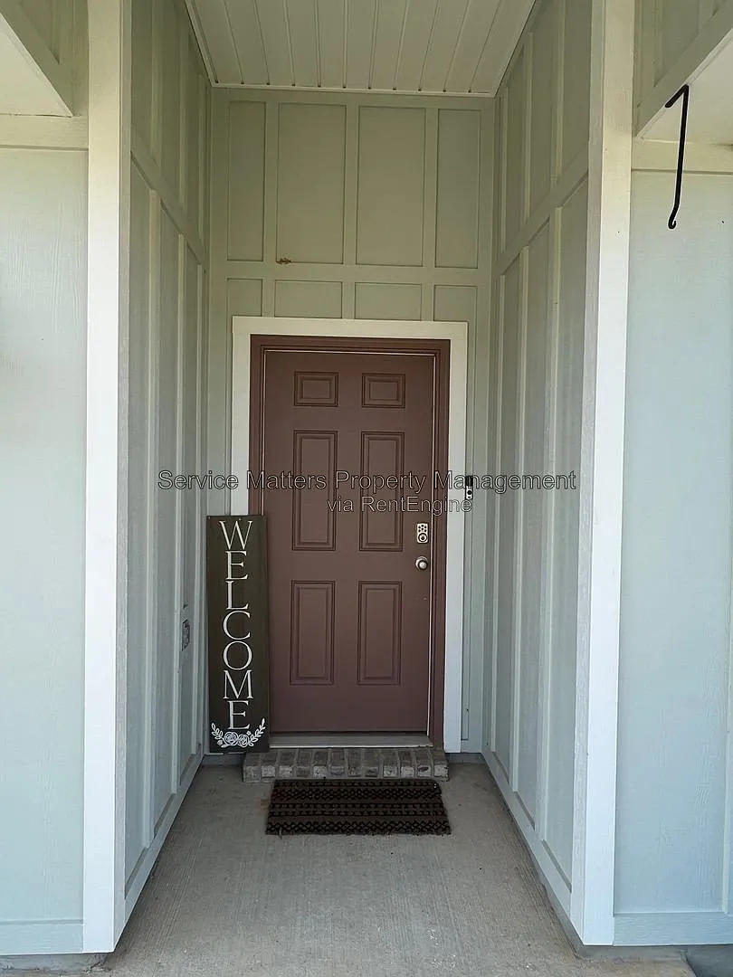 4 bed, 2.0 bath, 1835 sqft, $2,000 — Photo 3