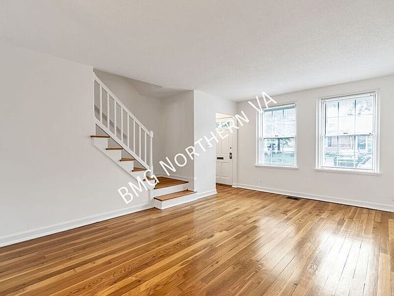 4th image of 3612 S Taylor St