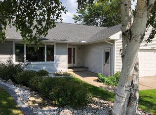 1400 Dover Dr, Waunakee, WI 53597