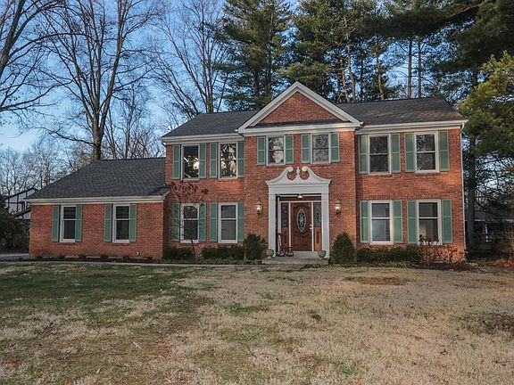 2nd image of 8246 Pinecove Ct
