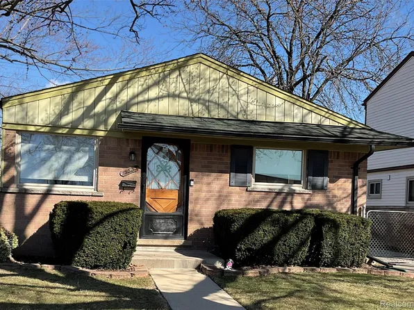 18535 Marquette St, Roseville, MI 48066