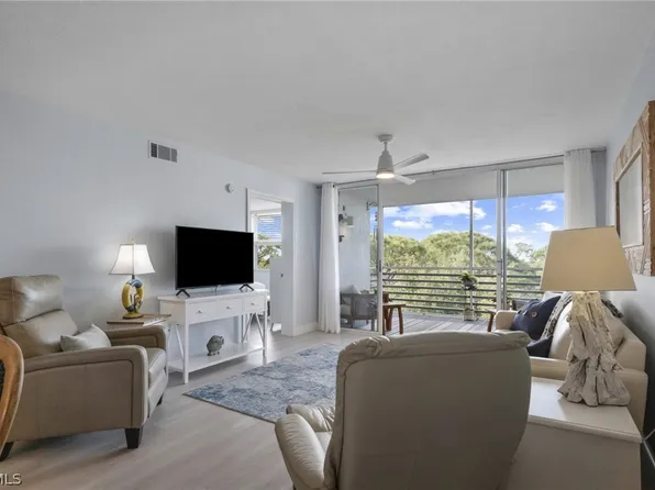 290 Naples Cove Dr APT 2604, Naples, FL 34110