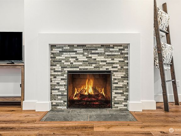 3rd image of 14813 55th Av Ct E