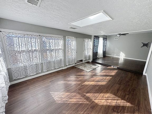 4th image of 2125 N Nevada Ave
