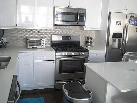 1st image of 3639 W Montrose Ave APT 1E