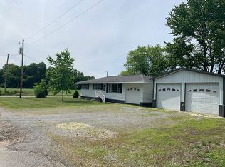 1308 W Benton St, Mc Leansboro, IL