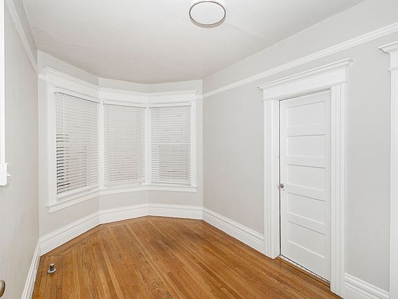 5th image of 2128 Van Ness Ave #60462333