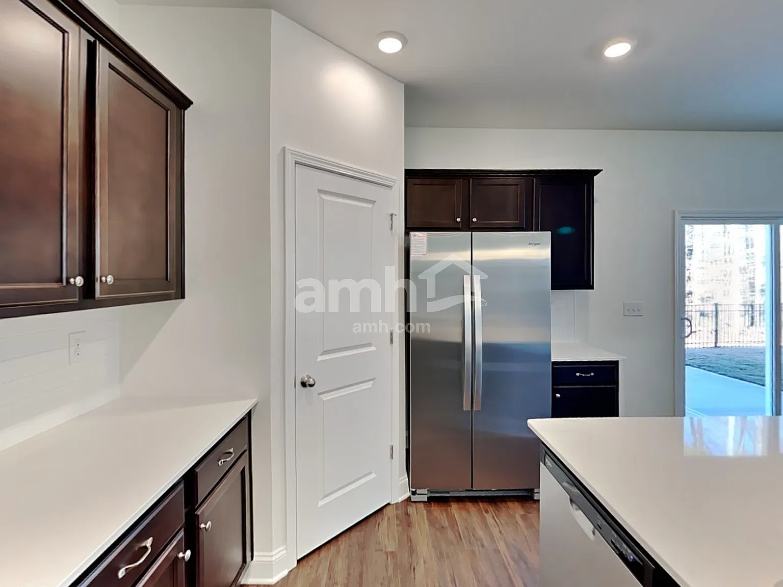 5 bed, 3.0 bath, 2513 sqft, $3,195 — Photo 3
