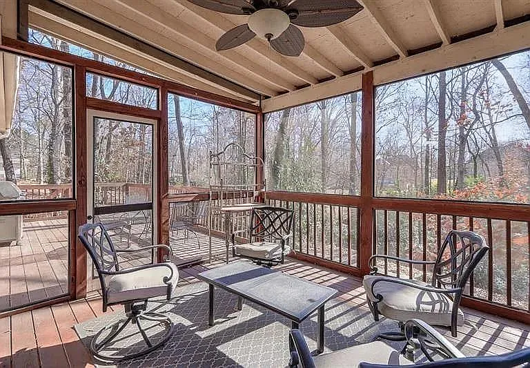 555 Greenland Rd — Photo 36