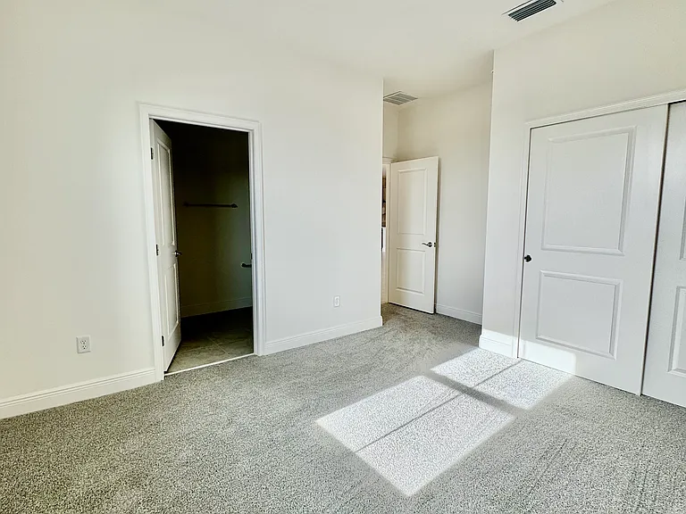 4866 Shady Pines Dr — Photo 5