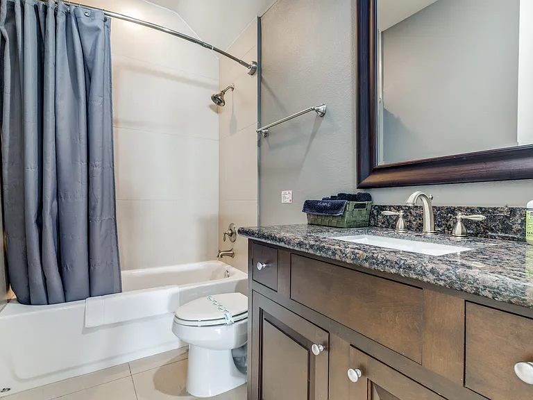 4535 Polk St — Photo 11