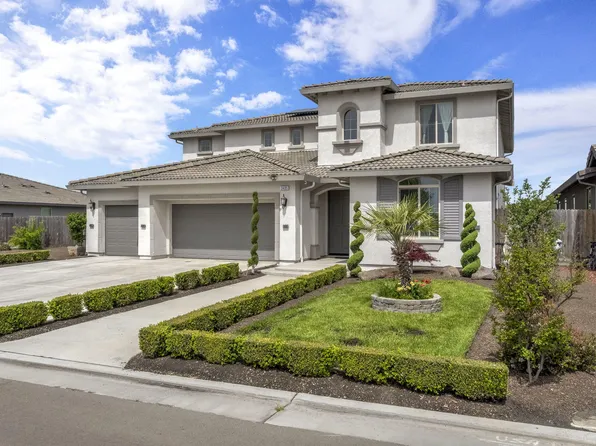 3405 W Kamm Avenue W, Dinuba, CA 93618