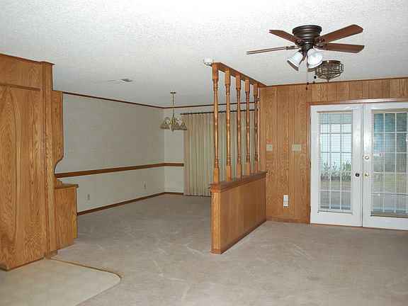 4th image of 3710 Belmont Ave