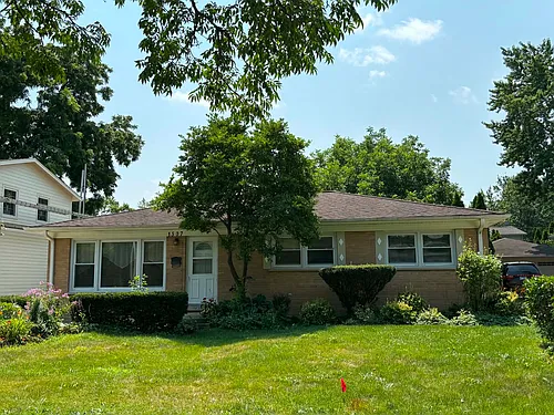 1507 W Willow Ln Photo 1