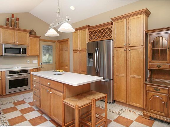 4th image of 1322 Meadowood Cir