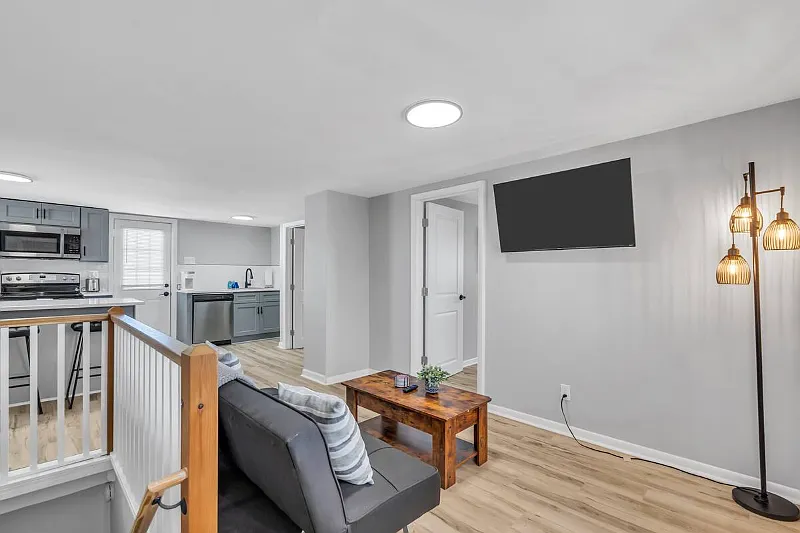 Winter Rental September 2026 Through April 2027 - 2BR Apt - Top Floor - Newly Updated — Photo 3