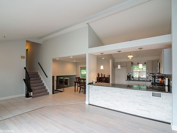 3rd image of 15606 Sierra Dr