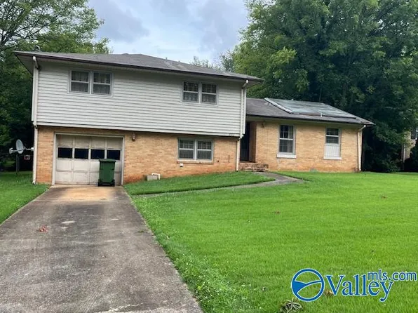 3703 College Park Cir NW, Huntsville, AL 35805