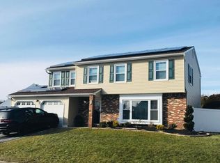 6 Eric Dr, Howell, NJ 07731