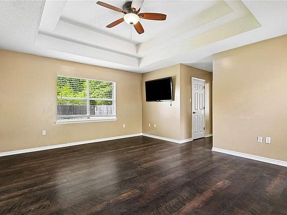 4th image of 1057 Forest Ridge Loop