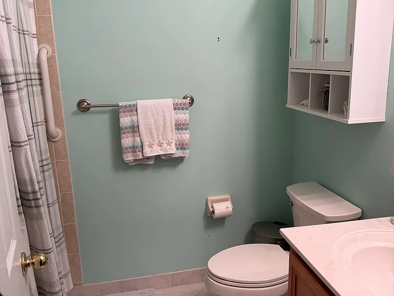1571 SE Hampshire Way — Photo 10