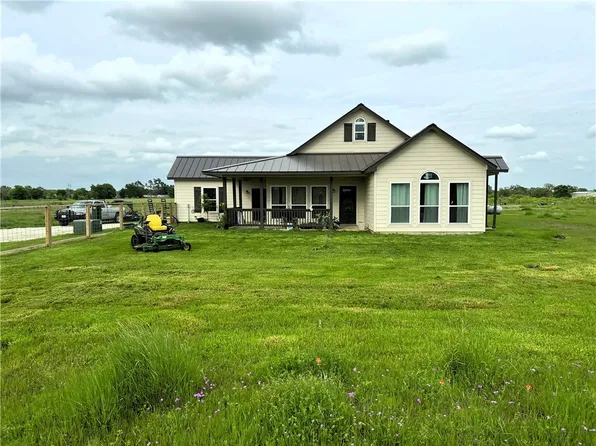8131 S Hickory Loop, Calvert, TX 77837