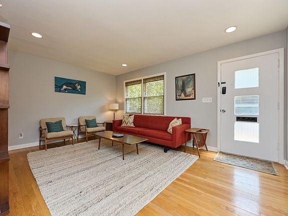4th image of 745 Mclaughlin Pl