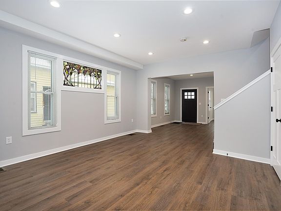 3rd image of 921 Tamarack Ave NW