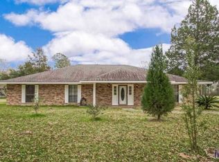 15884 El Ranchitos Ave, Pride, LA 70770