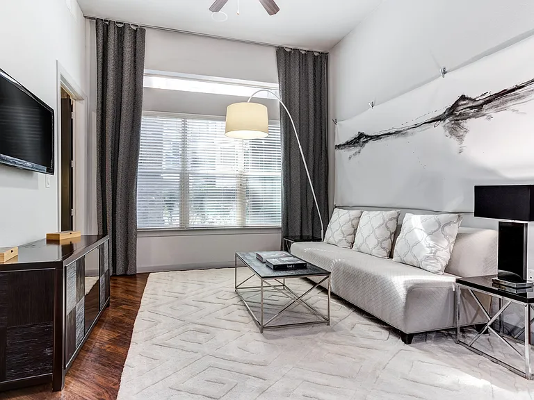 Caroline Post Oak — Photo 9