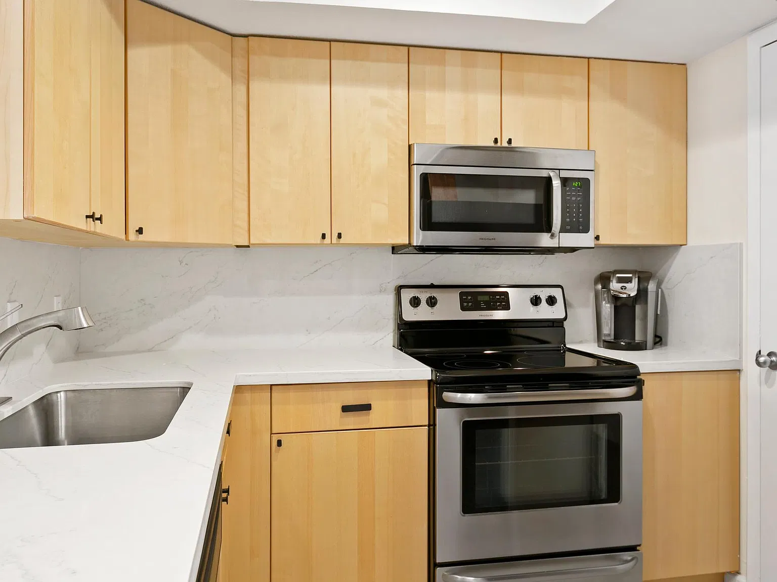 2 bed, 1.5 bath, 1229 sqft, $2,600 — Photo 4