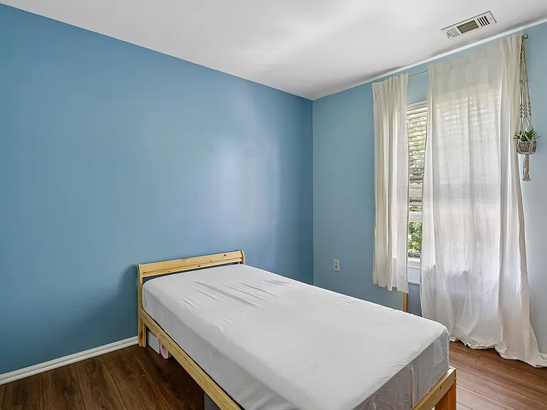 14 Wyndham Pl #14 — Photo 21