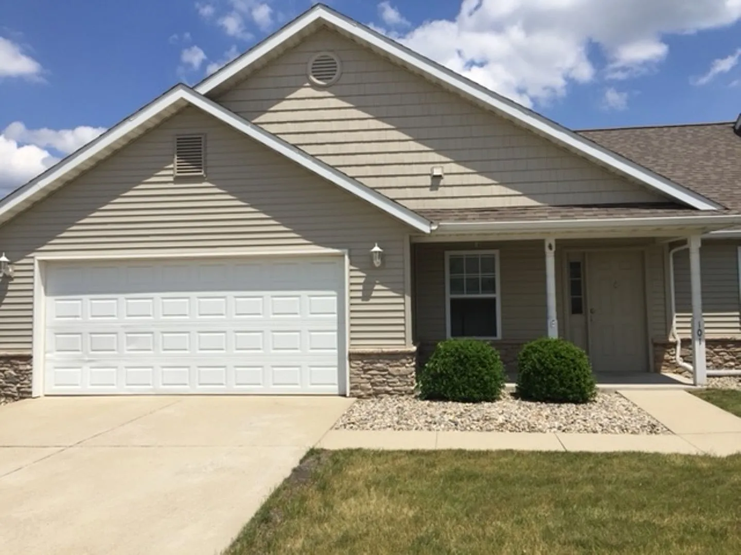 Briarwood Duplexes — Photo 1