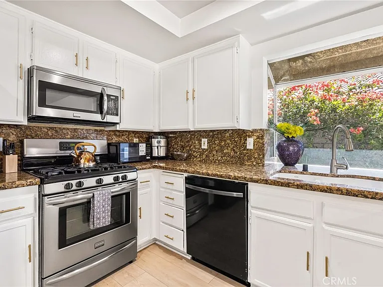1489 E Francis Dr — Photo 12