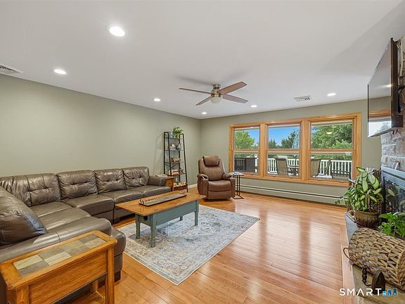 3rd image of 12 Wooding Road