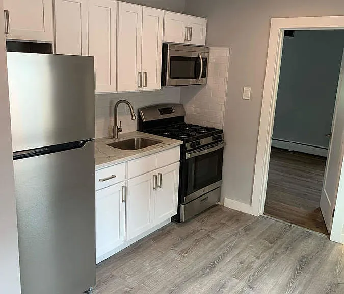 907 E Cliveden St #3 — Photo 7
