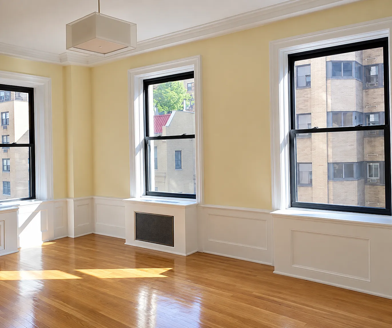 1100 Madison Avenue — Photo 2